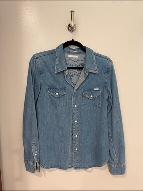 MOTHER Denim Button-Down Western Shirt in Light Blue
